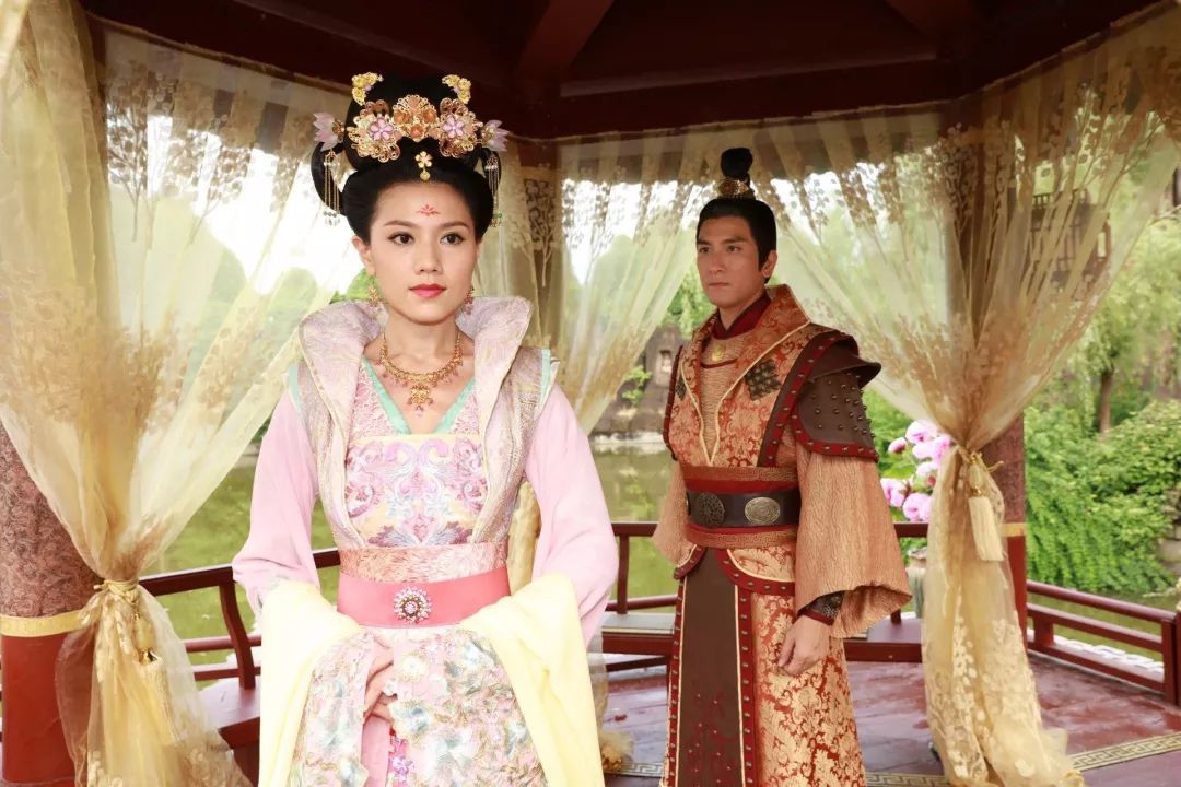 火狐电竞官网:网络谜踪爸爸是谁演的 华裔演员约翰·赵个人资料介绍(图2) 火狐电竞