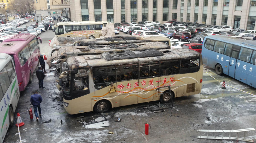 火狐电竞官网:黄渤成首位票房破百亿明星 黄渤主演电影票房前十名盘点(图1) 火狐电竞平台