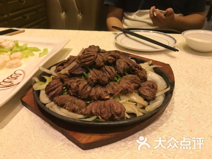 昆汀皮特小李新片《好莱坞往事》内地撤档 原定10月25日上映|火狐电竞(图1) 火狐电竞官网