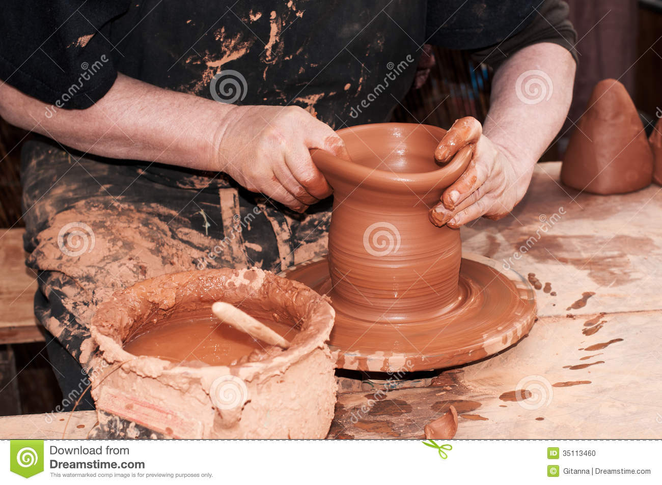 盘点那些你绝对不敢看第二遍的影视剧 排名前五位都有哪些?:火狐电竞平台(图3) 火狐电竞