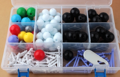 ‘火狐电竞’《八个女人一台戏》曝风情系列海报 众女神觥筹交错(图1) 火狐电竞