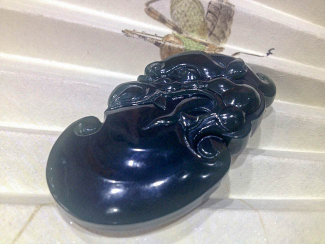 火狐电竞平台|烟管裤和直筒裤的区别是什么?根据你的身材选出最适合你的(图1) 火狐电竞